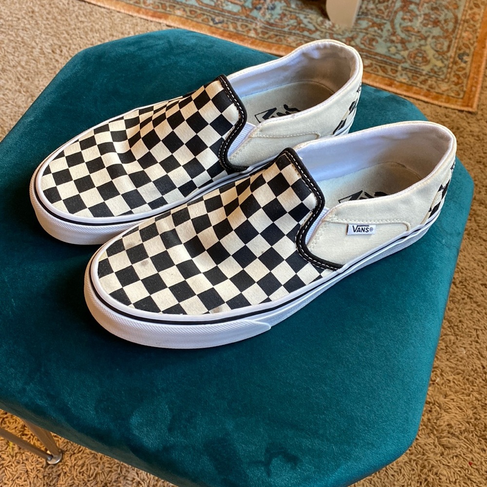 Checkered Vans size 8